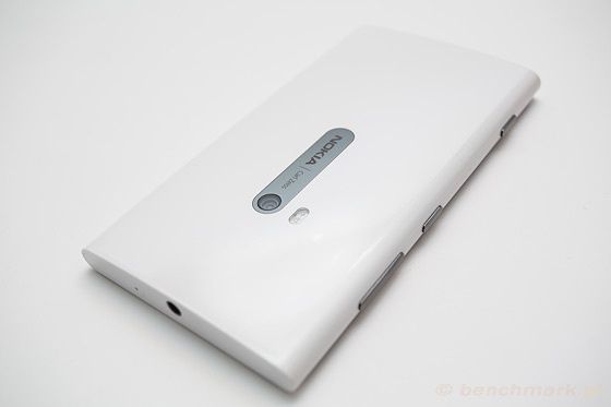 Nokia Lumia 920 - góra bok obiektyw