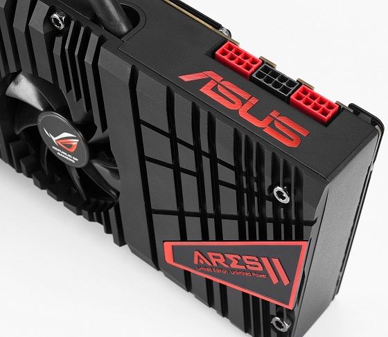 ASUS ARES II karta graficzna zdjęcie zasilanie gniazda