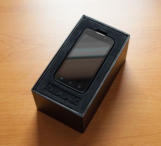 Yarvik Ingenia Synchro smartfon w pudełku