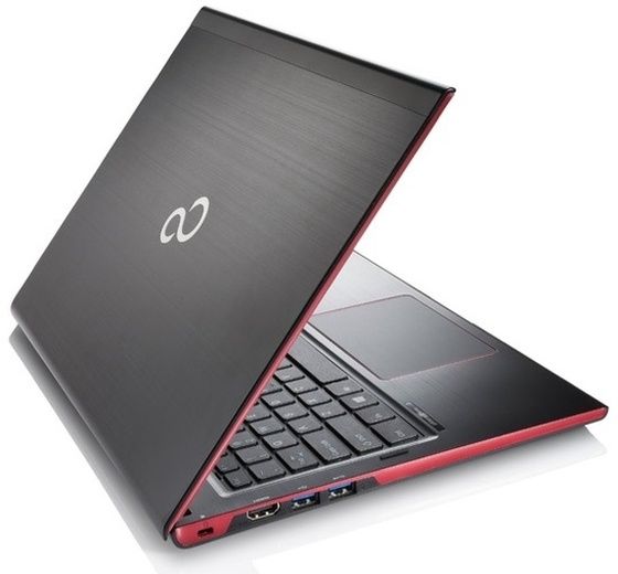 Fujitsu Lifebook U554 ultrabook widok