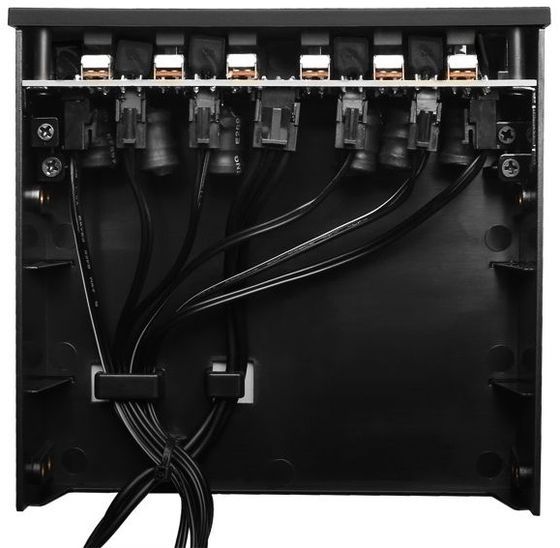 NZXT Sentry Mix 2 regulator obrotów dla wentylatorów zdjęcie