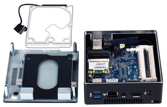 Gigabyte BRIX komputer mini-PC zdjęcie wnętrze dysk
