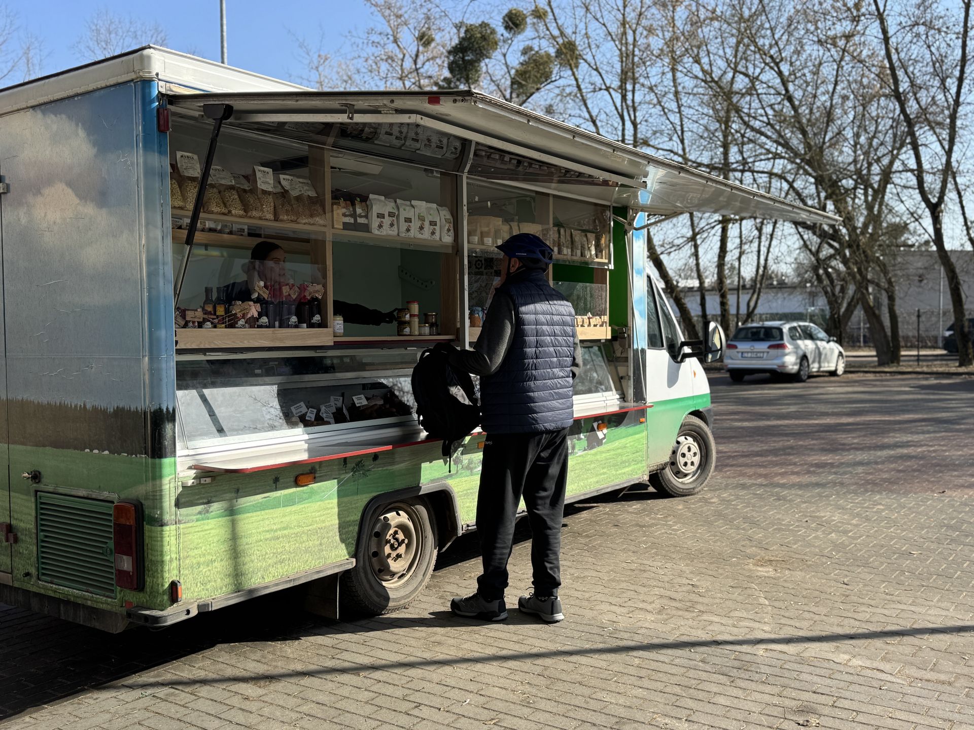 Food truck Rumianego Jabłka na Targowisku przy ul. Okólnej