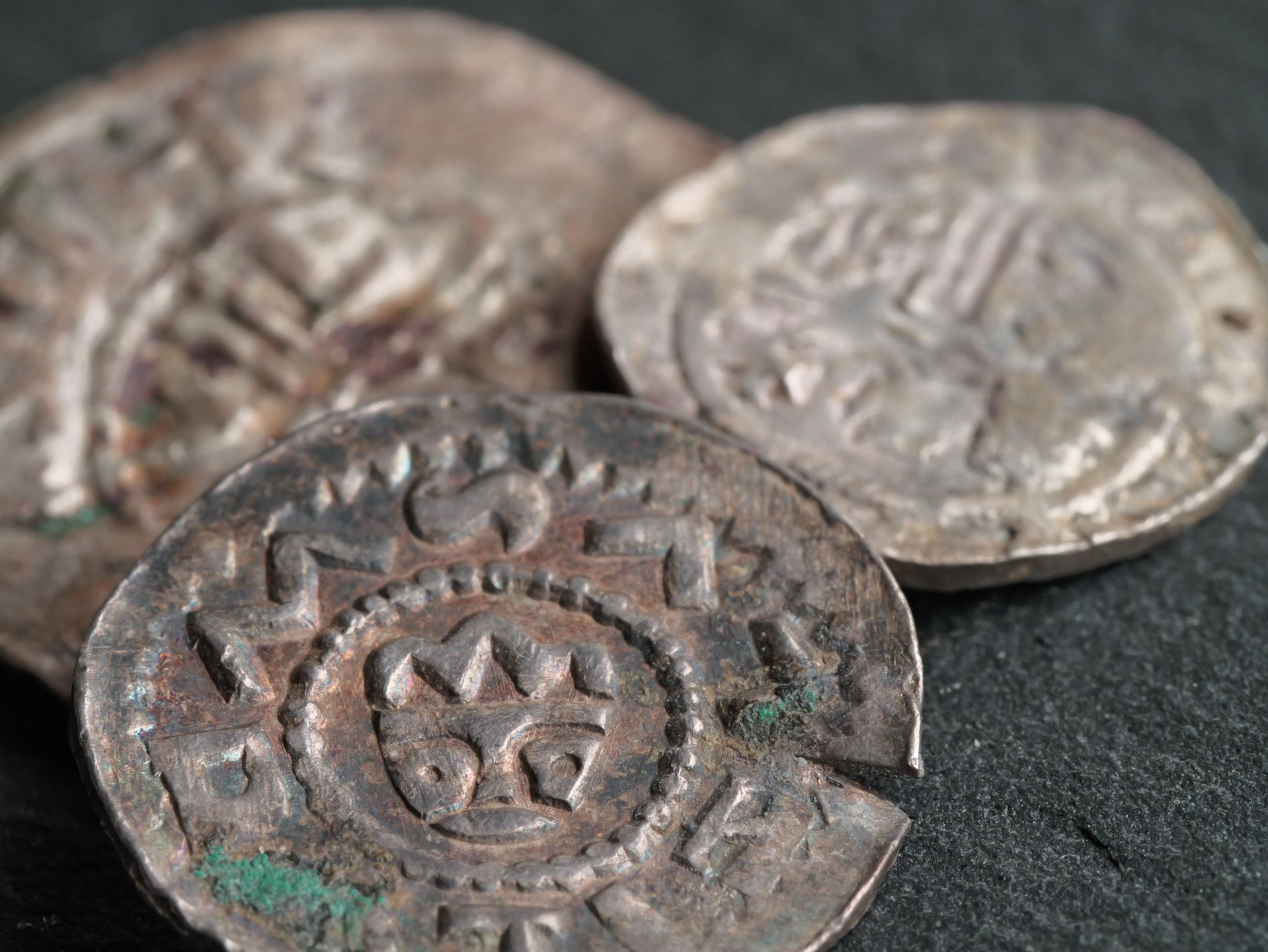 „Przekrój Poznania” – Wyjątkowy Album o Najstarszych Dziejach Mi