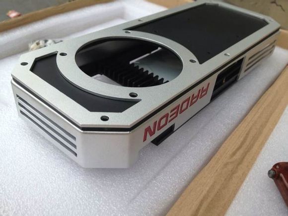 Asetek - chłodzenie dla karty graficznej AMD Radeon R9 390X