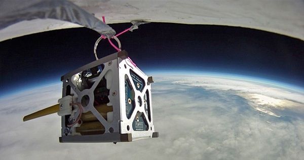 NASA PhoneSat smartfon jako serce nanosatelity