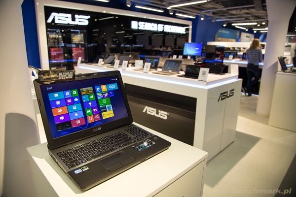 Komputronik Megastore stoisko ASUS