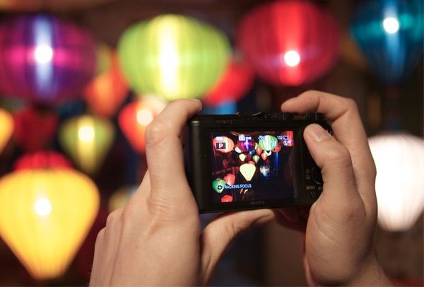 Sony Cyber-shot HX50 tylny LCD ogniskowanie