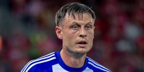 Jeden zostaje, drugi odchodzi