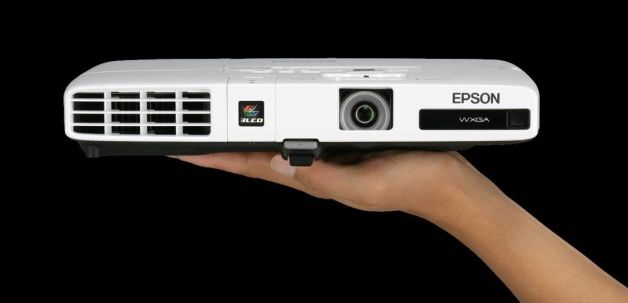 Epson EB-1776W to urządzenia do prowadzenia mobilnych prezentacji.