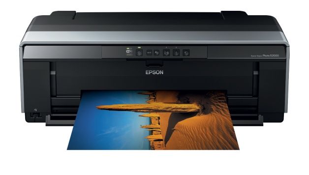 Niektóre drukarki, jak np. Epson Stylus Photo R2000 potrafią drukować na wstędze papieru oraz na płytach CD/DVD/Blu-ray. [źródło: Epson]