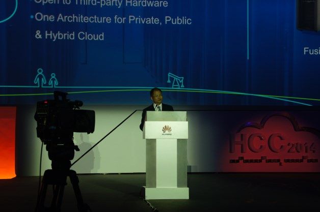 Prezes firmy Huawei technology Eric Xu na sesji plenarnej HCC 2014.