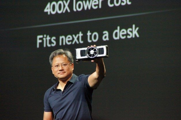 Jen-Hsun Huang prezentuje kartę GTX Titan Z.