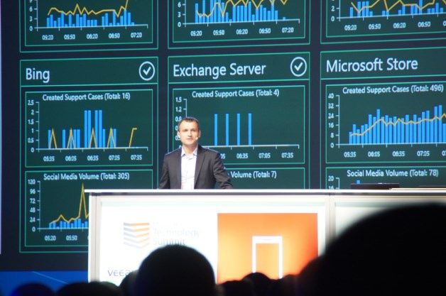 Paweł Potasiński z polskiego oddziału Microsoftu podczas swojej prezentacji na MTS 2013. [autor: Marcin Bieńkowski]