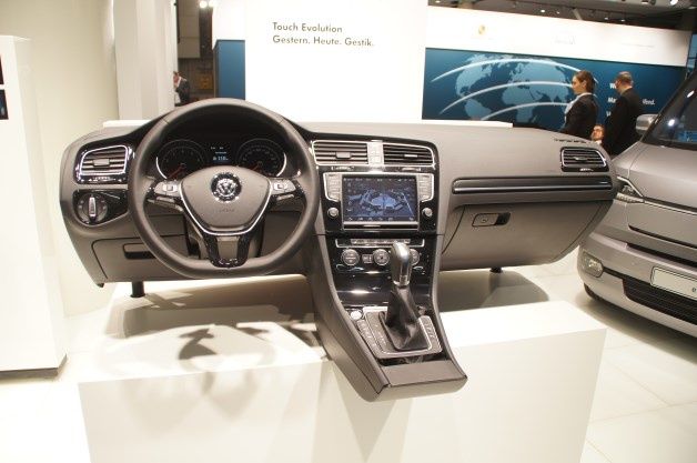 Sterowany gestami pulpit zaprezentowany przez Volkswagena.