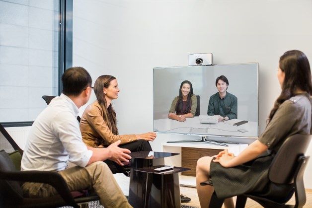 TelePresence SX10 Quick Set pozwala niewielkim kosztem zamienić zwykły telewizor LCD w prosty system wideokonferencyjny. [źródło: Cisco]