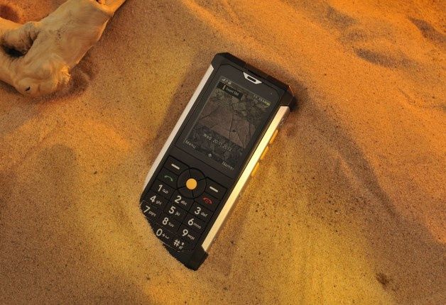 Telefon Caterpillar CAT B100. [źródło: Caterpillar]