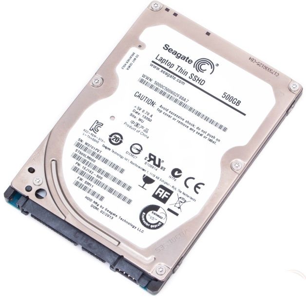 Dobrym kompromisem dla ultrabooka może być dysk hybrydowy łączący w sobie pojemność dysków i szybkość pracy urządzeń SSD. Na zdjęciu Seagate Thin Laptop SSHD mający zaledwie 7 mm grubości. [źródło: Seagate]