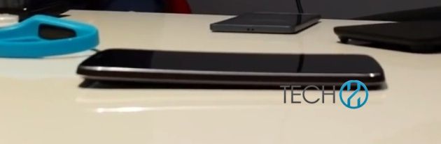 Alcatel smartfon z zakrzywionym eranem