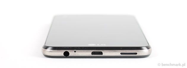 LG X Screen dolna krawędź
