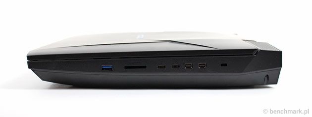 Hyperbook GTR87 VR SLI prawy bok