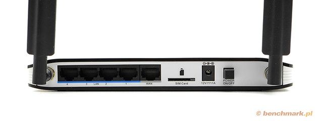 D-Link DWR-921 tył