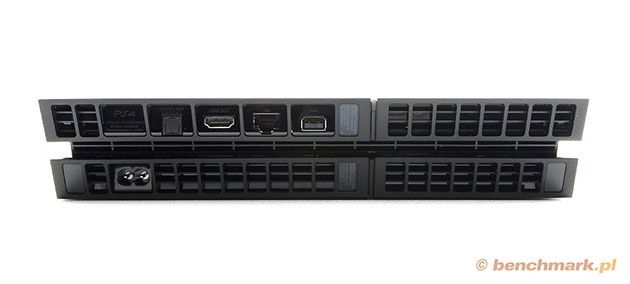 Playstation 4 tył