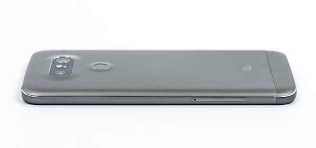 LG G5 - prawy bok