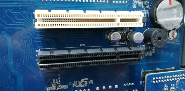 gniazda PCIe