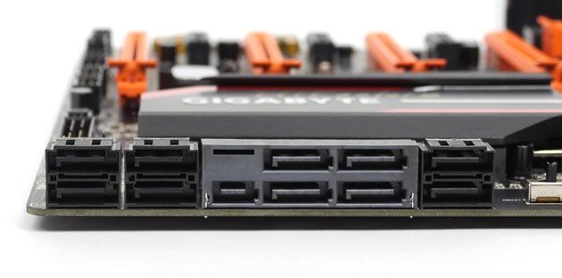 Gigabyte GA-X99-SOC Champion złącza saTA