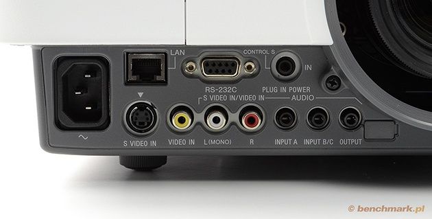 Sony VPL-FHZ55 WUXGA 3LCD - złącza z lewej strony