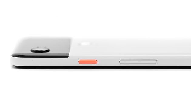 Google Pixel 2 XL - pomarańczowy przycisk zasilania