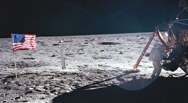 Apollo 11 księżyc