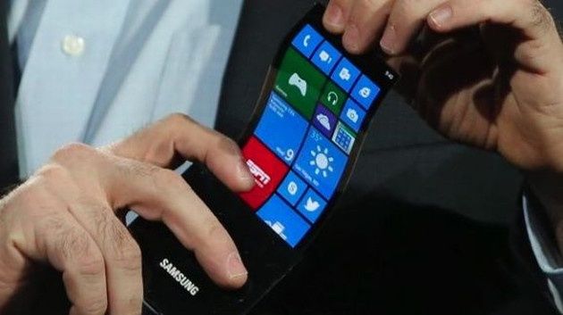 Samsung smartfon z zakrzywionym ekranem