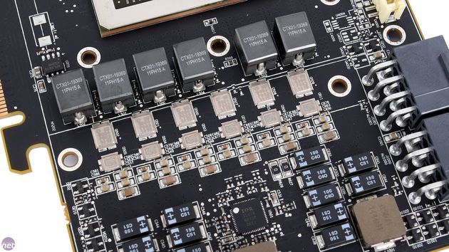AMD Radeon R9 Fury X - płytka drukowana i dławiki