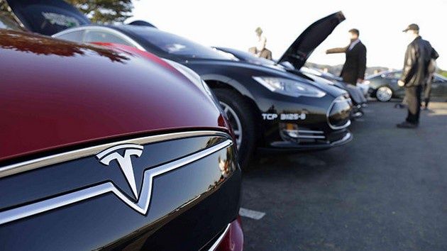 Tesla auto