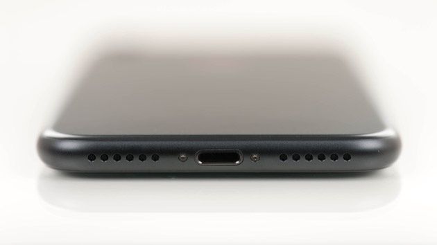 iPhone 7 - dół