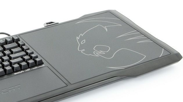 ROCCAT Sova - wbudowana podkładka pod mysz