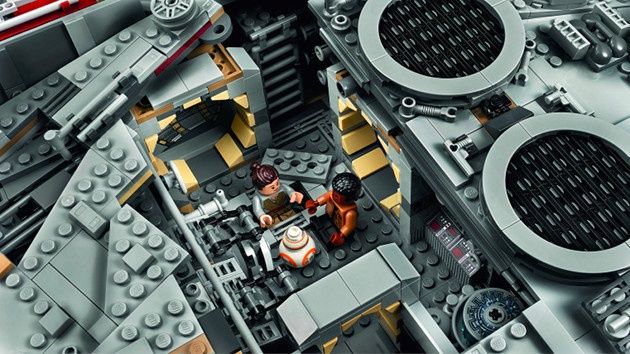 LEGO Sokół Millenium wnętrze