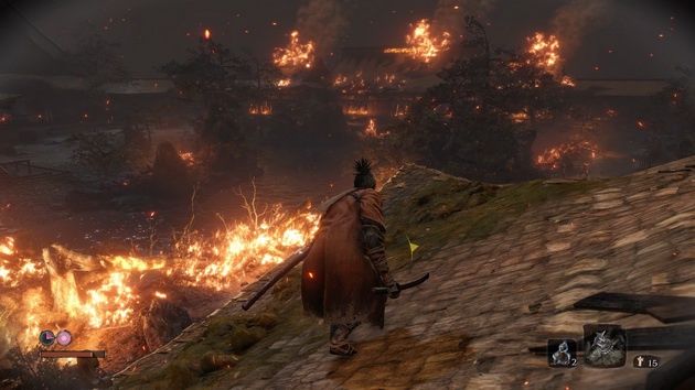 Sekiro: Shadows Die Twice -  po dachach płonącego zamku