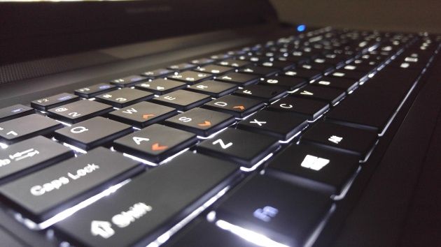 Dream Machines G1070-15PL12 podświetlana klawiatura