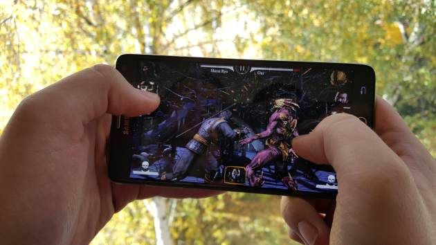 Samsung Galaxy Note 4 - gry