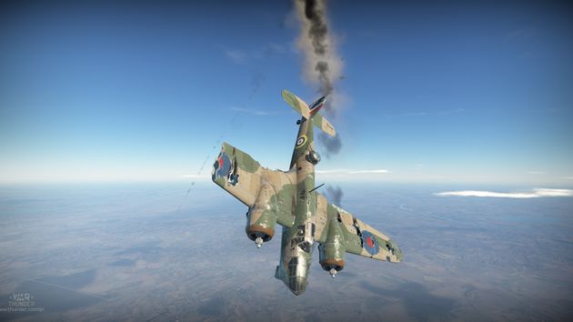 War Thunder - spadający wrak samolotu