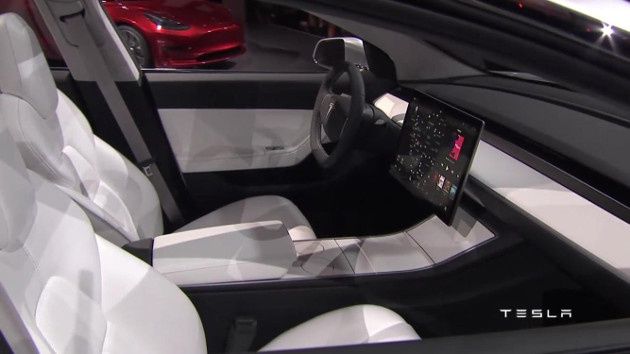 Tesla Model 3 wnętrze