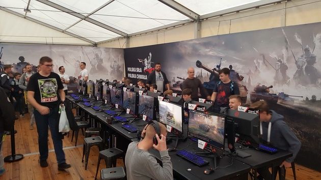 Polskie czołgi w World of Tanks - impreza premierowa w Muzeum Wojska Polskiego - stanowiska komputerowe