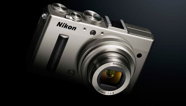 Nikon Coolpix A srebrna obudowa widok