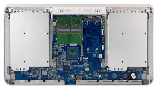 QNAP HS-453DX M2