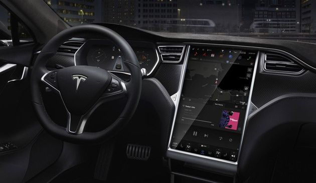 Tesla S wyświetlacz
