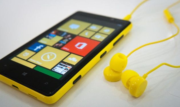 Lumia 820 smartfon