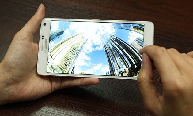 Galaxy Note 4 z piórkiem